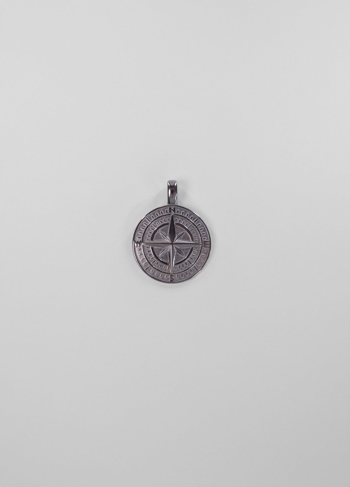 Compass-vedhæng i sølv på kæde
