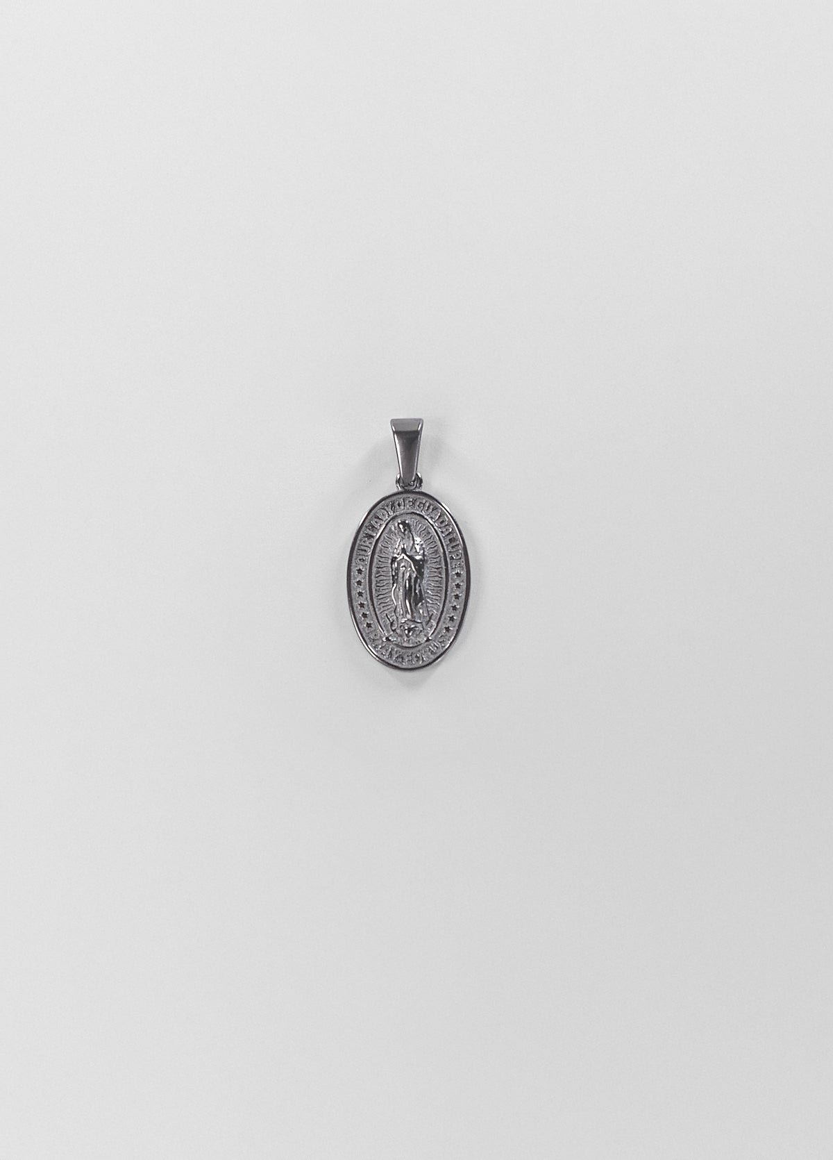 Virgin Mary-vedhæng i sølv på kæde
